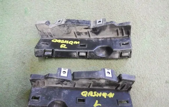 Headlight/headlamp mounting bracket
