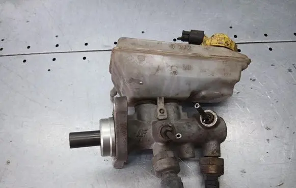Ford Galaxy Master brake cylinder