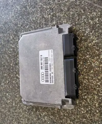 Audi A4 S4 B5 8D Engine control unit/module 3B0907557B