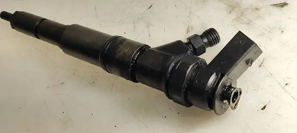 BMW X5 E53 Fuel injector 0445110131 7789661