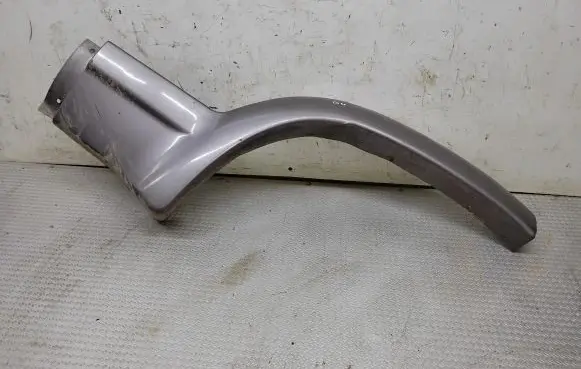 Rear fender molding trim