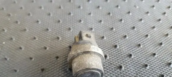 Volkswagen PASSAT B5 Coolant temperature sensor 1H0959625