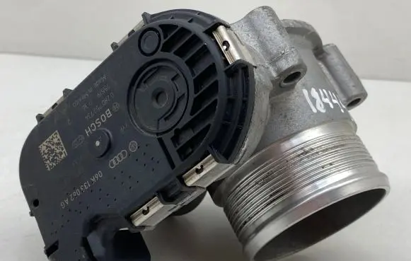Audi Q5 SQ5 Throttle valve 06K133062AG