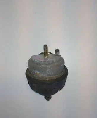Volvo V70 Engine mount bracket 8683293