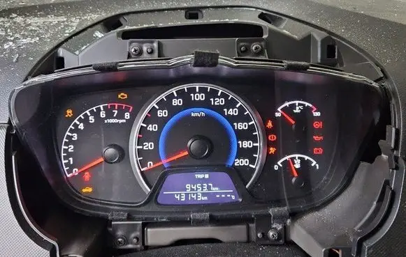 Speedometer (instrument cluster)