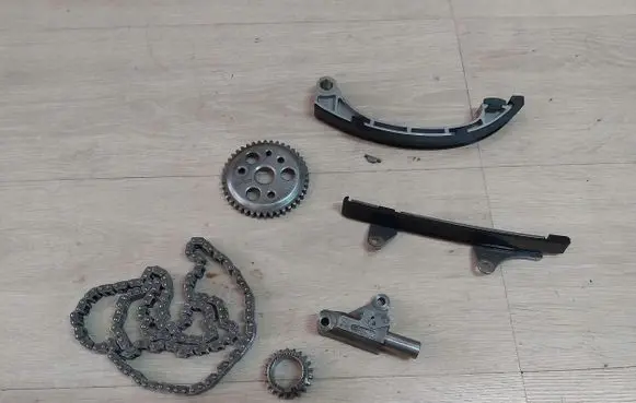 Toyota Yaris Timing chain (engine) 