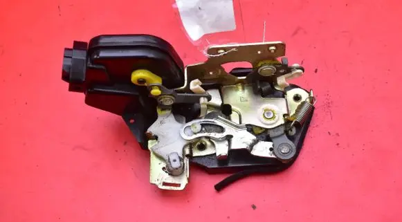 Hyundai Tucson JM Front door lock
