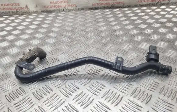 Volkswagen PASSAT B6 Engine coolant pipe/hose 5N0121070L