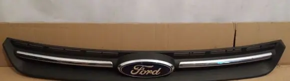 Ford Kuga II Front bumper upper radiator grill