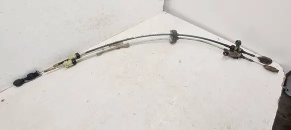 Opel Zafira A Gear shift cable linkage 90578381