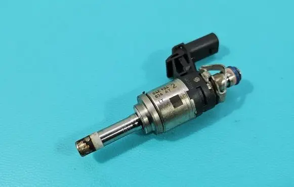Skoda Fabia Mk3 (NJ) Fuel injector 04E906036AT IMPRK1554579