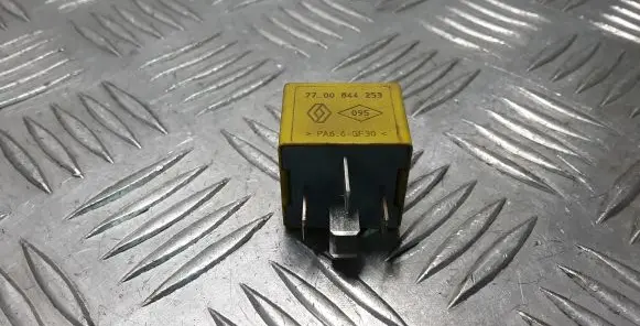 Renault Trafic II (X83) Other relay 7700844253