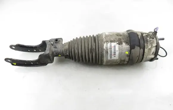 Volkswagen Touareg I Front shock absorber/damper 7P6616039M