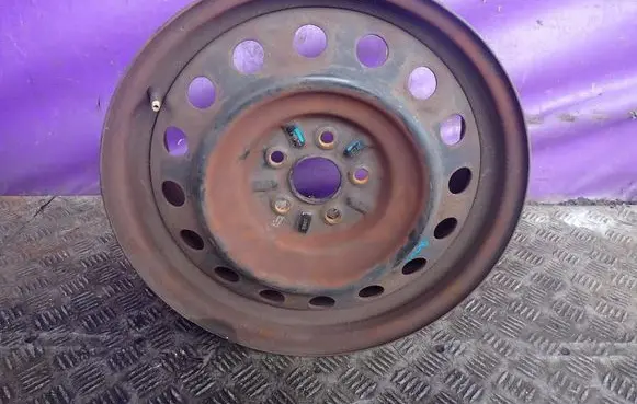 Toyota Avensis Verso R16 steel rim 2160612