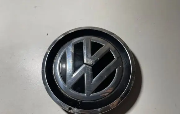 Volkswagen e-Up Original wheel cap 1S0601149D 1S0601149F