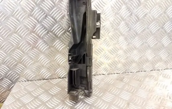 BMW X3 E83 Radiator mount bracket 75302529 155985548