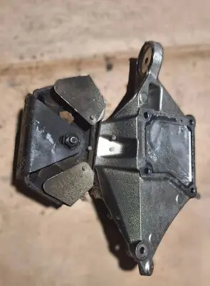 Mercedes-Benz G W461 W463 1st Gen Gearbox mounting bracket A2782235004