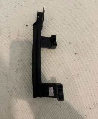 Peugeot 3008 II Front door windshield rail 9811896880