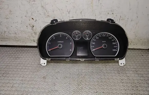 Hyundai i30 Speedometer (instrument cluster) 940032R220