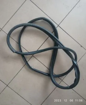 Subaru Legacy Rubber seal rear door 
