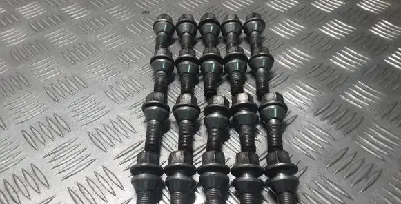 Volvo XC40 Nuts/bolts 