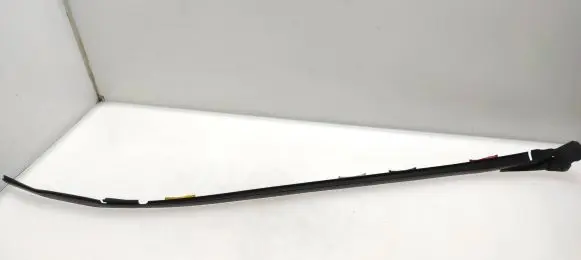 Mitsubishi Outlander Windshield trim