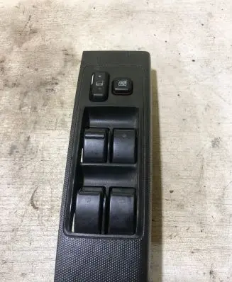 Toyota Corolla Verso E121 Electric window control switch 848200F03000 101112004