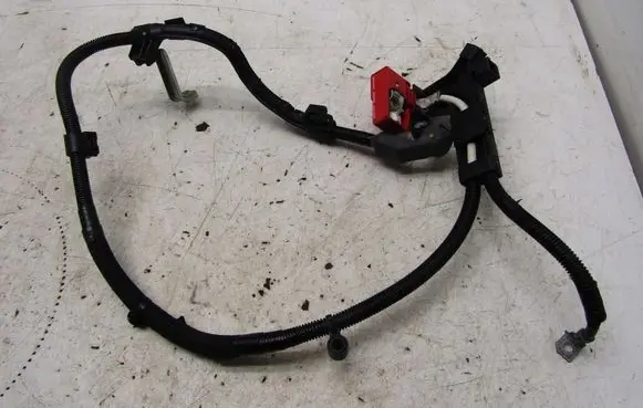Honda CR-V Positive cable (battery) 