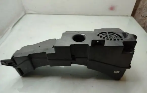Audi A6 S6 C7 4G Subwoofer speaker 4G9035381