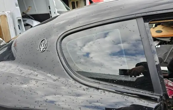 Ford Fiesta Side middle window/glass 