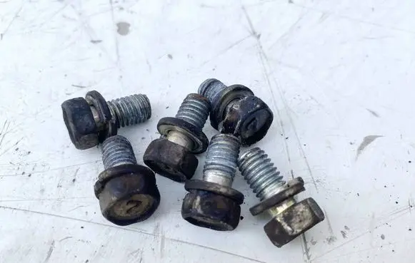 Nuts/bolts