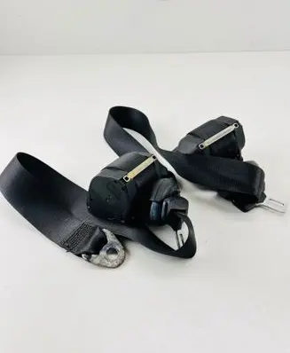 Porsche Boxster 986 Front seatbelt 98680303302 98680303402 00024693