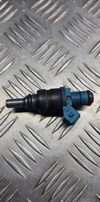 Volkswagen Golf IV Fuel injector 058133551F
