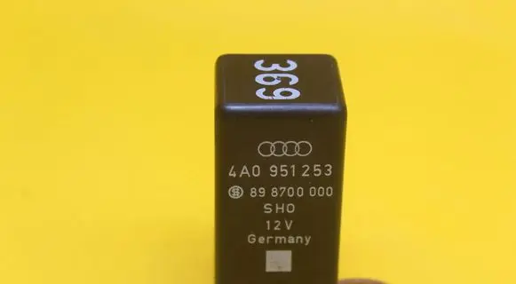 Audi A8 S8 D2 4D Other relay 4A0951253 898700000
