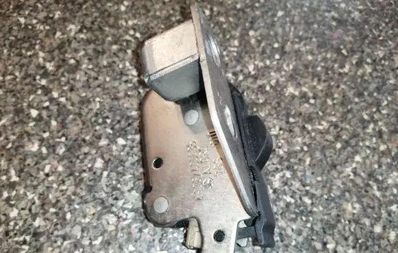 Loading door lock