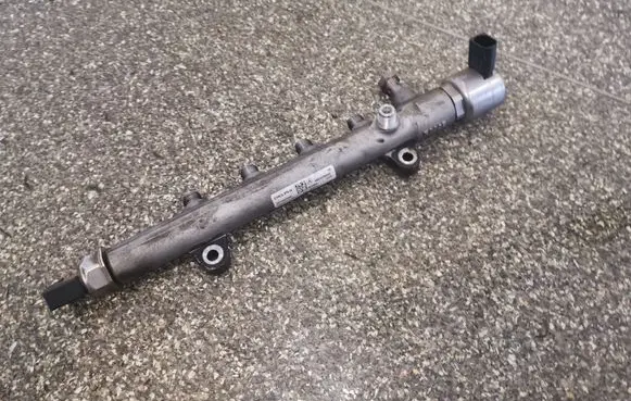 Mercedes-Benz E W212 Fuel main line pipe A6510700495