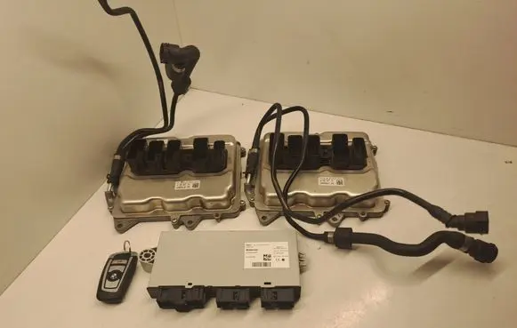 BMW 6 F12 F13 Engine ECU kit and lock set 8636967 0261811011 030078073