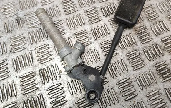 Peugeot 206 Front seatbelt buckle B5882