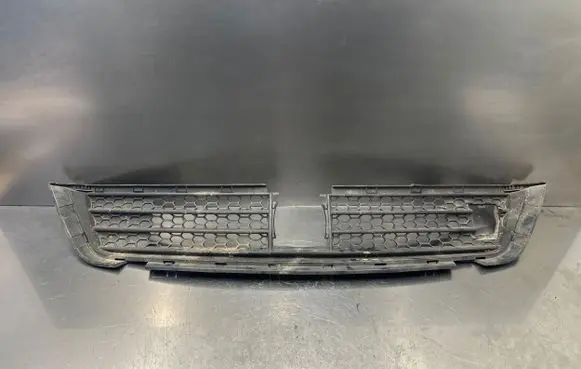 Jeep Grand Cherokee Front bumper lower grill 68143462AC 865620 65551
