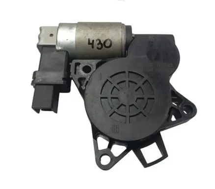 Mazda 3 I Front door window regulator motor GJ6A5958X