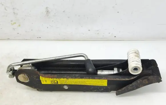 Audi TT TTS Mk2 Lift Jack 8J0011031