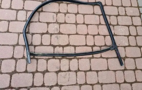 Opel Combo D Front door rubber seal 98TYS
