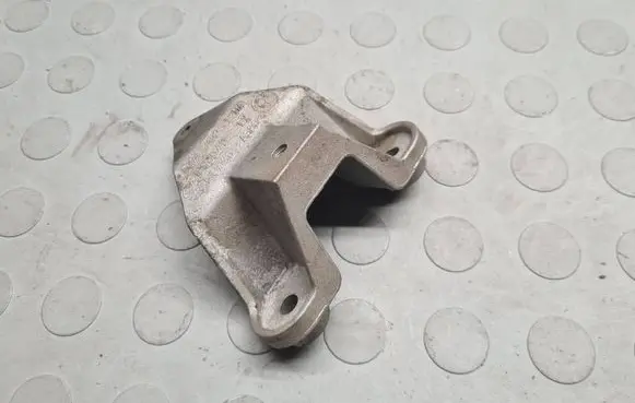 BMW X5 E70 Steering rack mounting bracket 7137353
