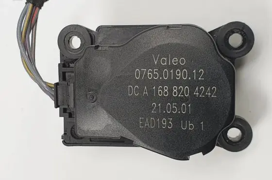 Mercedes-Benz A W168 A/C air flow flap actuator/motor A1688204242