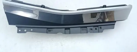Chevrolet Corvette C8 Dash center air vent grill 84841461