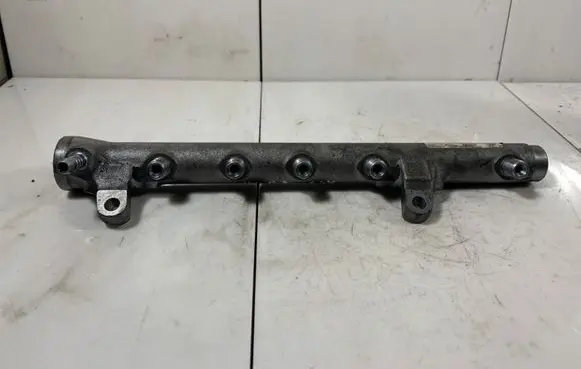 Volkswagen PASSAT B7 Fuel main line pipe 03L130089R