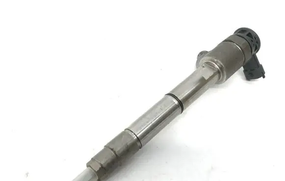 KIA Sportage Fuel injector 338002F600