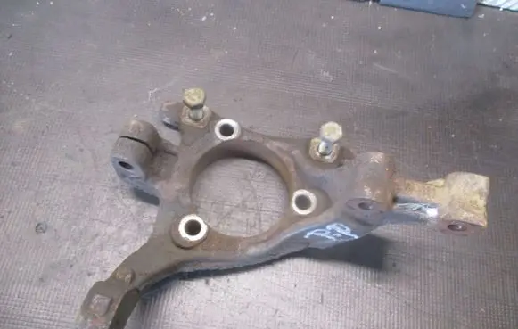 Opel Zafira B Front wheel hub spindle knuckle