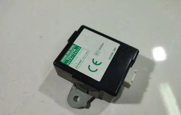 Toyota Avensis Verso Door control unit/module 8974144060