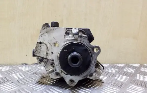 BMW X5 E70 Fuel injection high pressure pump 7798333 0445010146